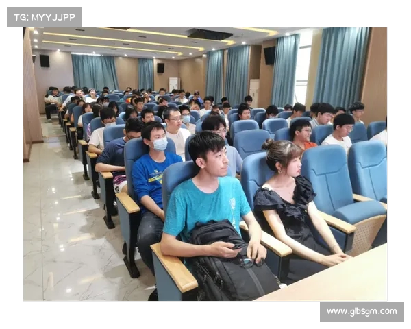 拜仁否认与朗尼克接触 并未考虑未来邀请其担任职务 拜仁否认与朗尼克接触 并未考虑未来邀请其担任职务